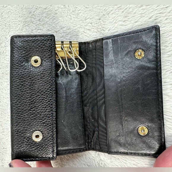 ❌SOLD❌🖤CHANEL Caviar CC Key Holder - Picture 5 of 10
